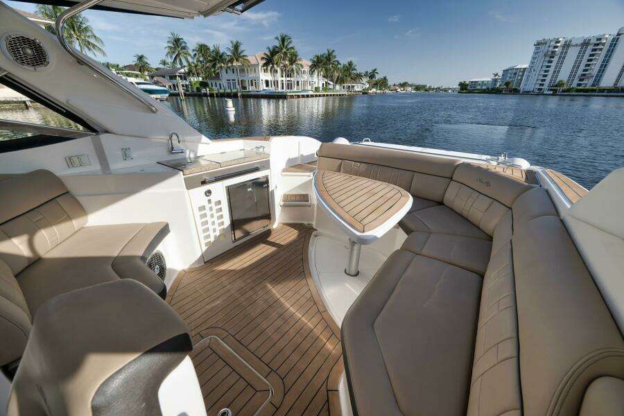 2016 Sea Ray 350 SLX