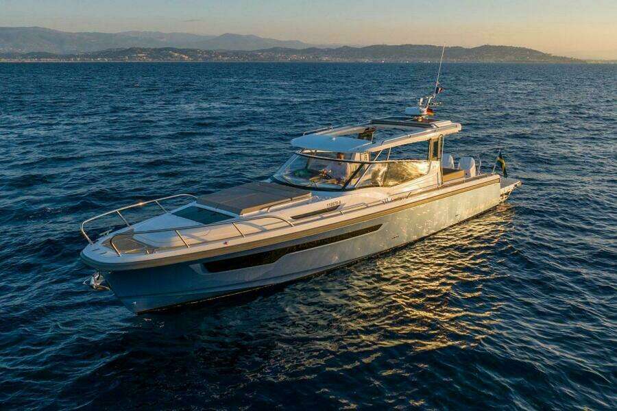 2025 Nimbus Weekender 11