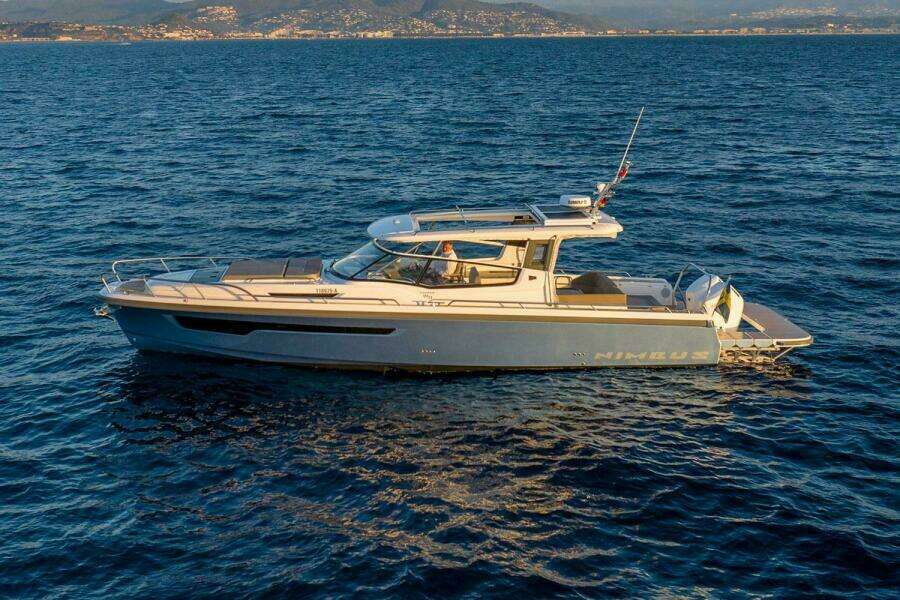 2025 Nimbus Weekender 11