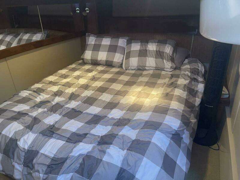 2006 Meridian 411 Sedan