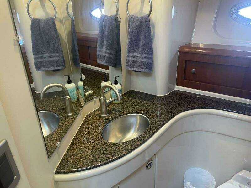 2006 Meridian 411 Sedan