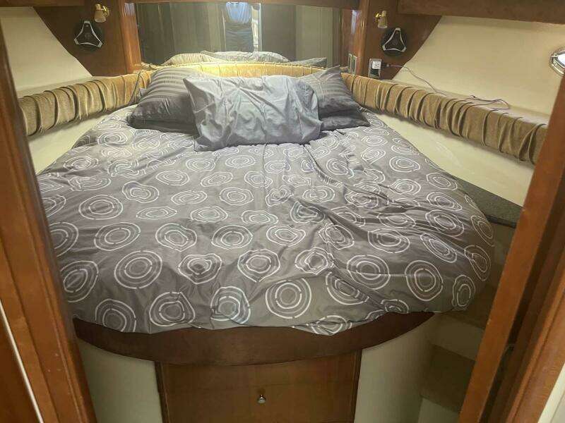 2006 Meridian 411 Sedan