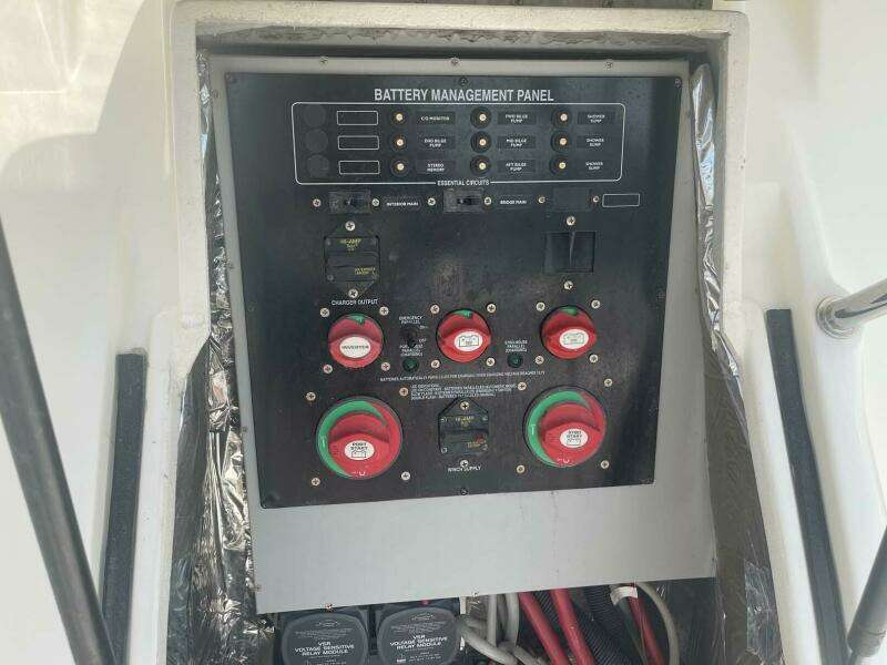 2006 Meridian 411 Sedan