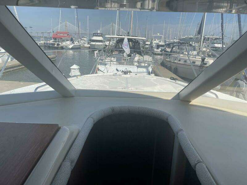 2006 Meridian 411 Sedan