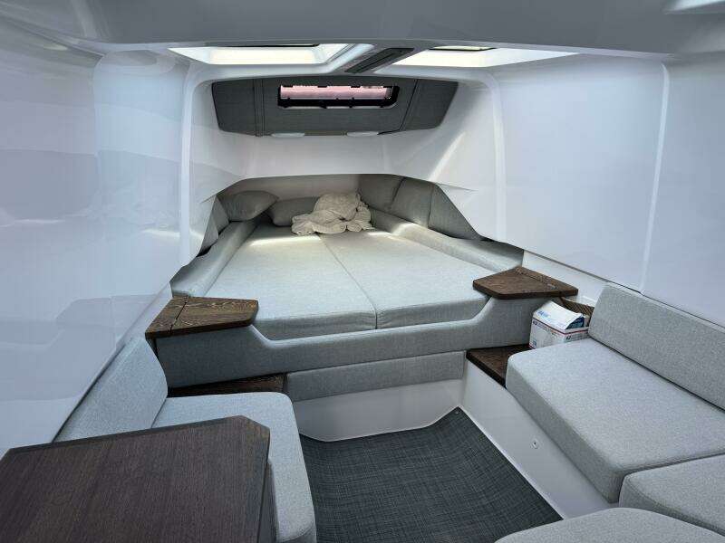 2022 Axopar 37 XC CROSS CABIN