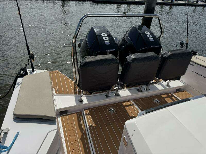 2022 Axopar 37 XC CROSS CABIN