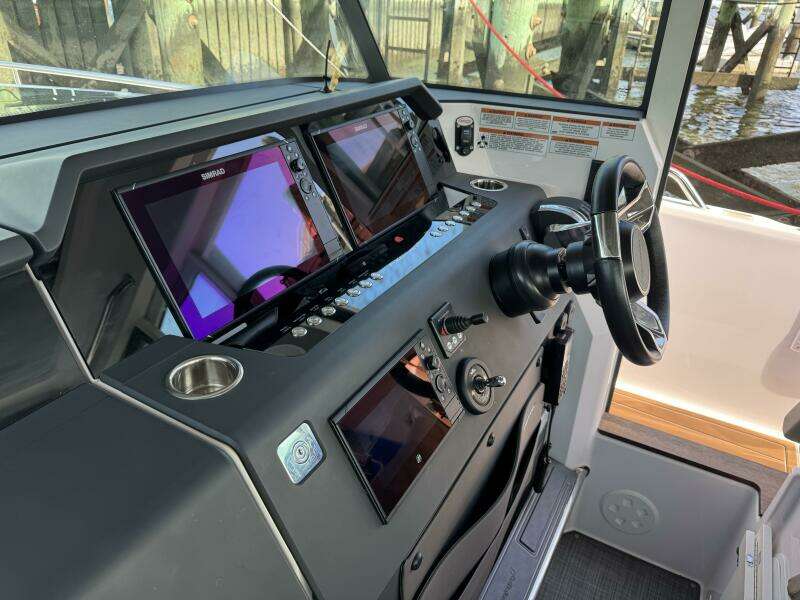 2022 Axopar 37 XC CROSS CABIN