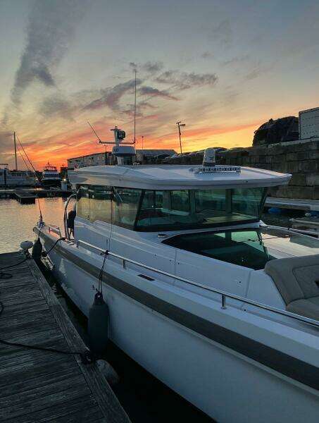 2022 Axopar 37 XC CROSS CABIN