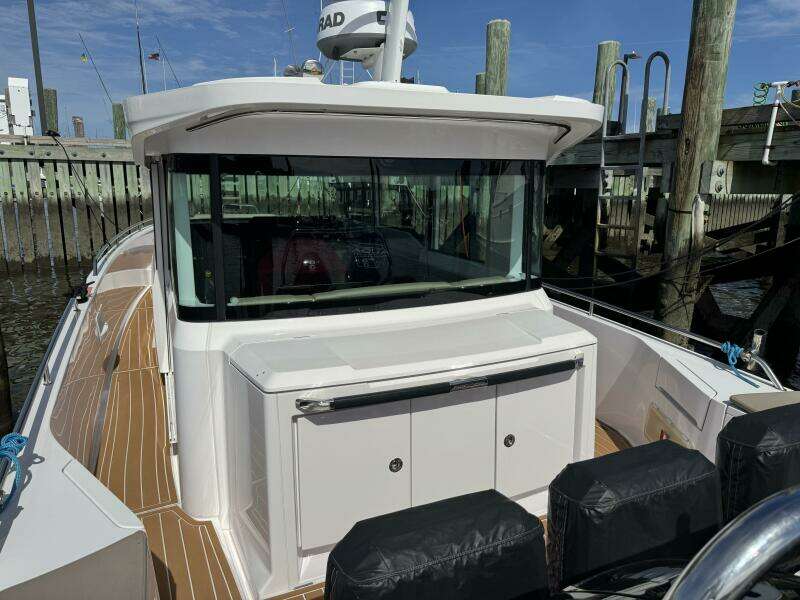 2022 Axopar 37 XC CROSS CABIN