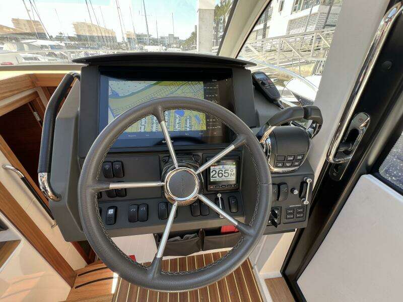 2018 Nimbus 365 Coupe