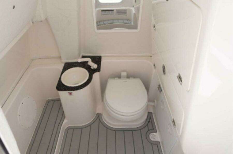 2021 Sea Fox 268 Commander