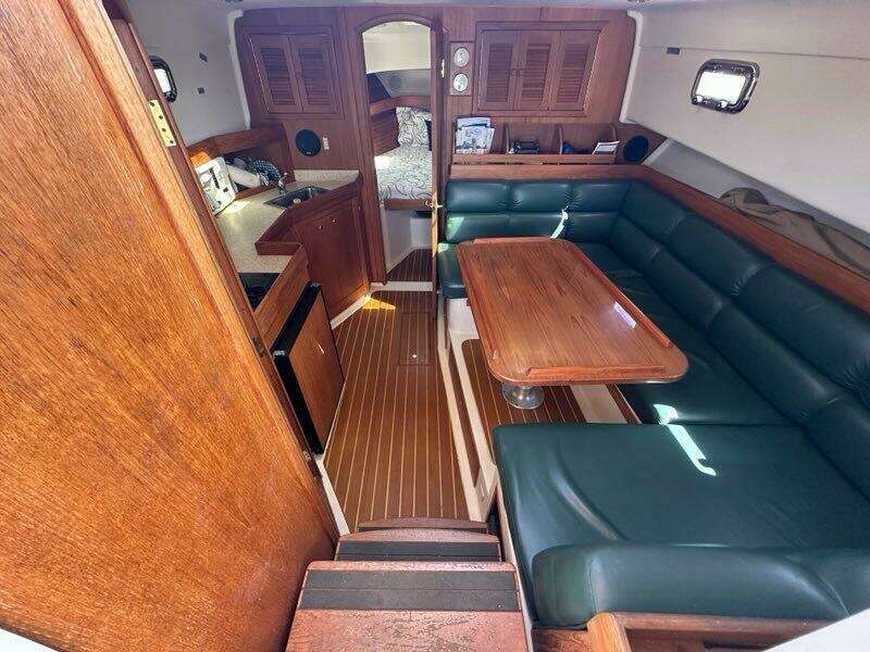 2002 Mainship Pilot 34