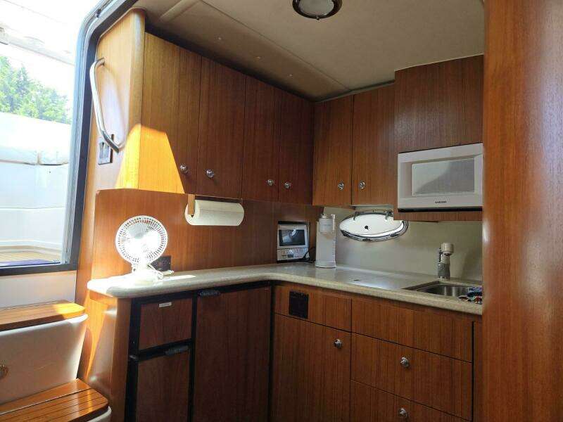 2001 Tiara Yachts 3800 Express