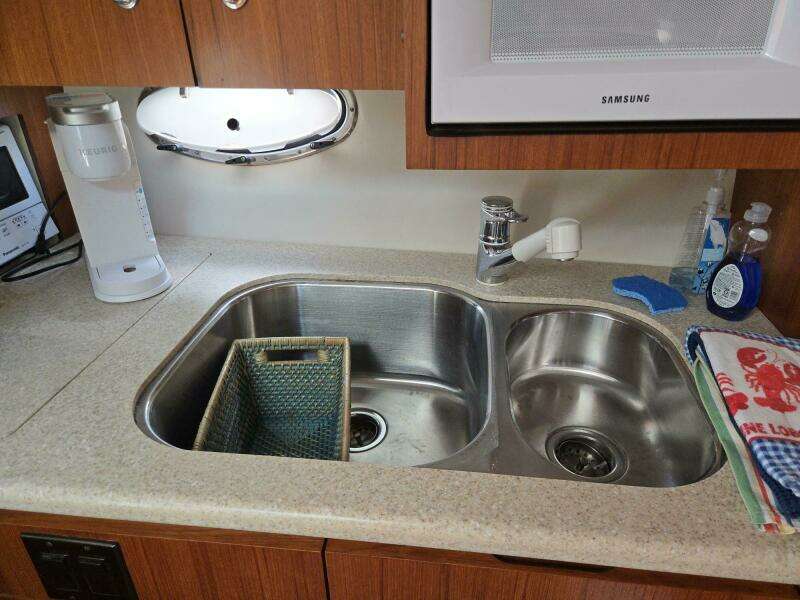 2001 Tiara Yachts 3800 Express