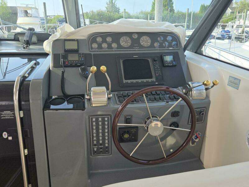 2001 Tiara Yachts 3800 Express