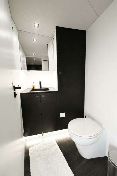 2022 Vanquish Yachts 