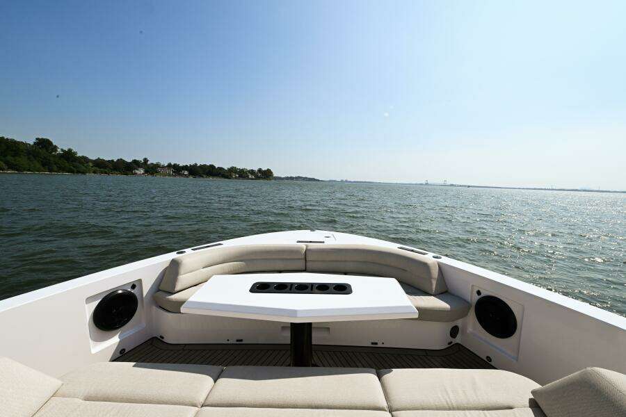 2022 Vanquish Yachts 