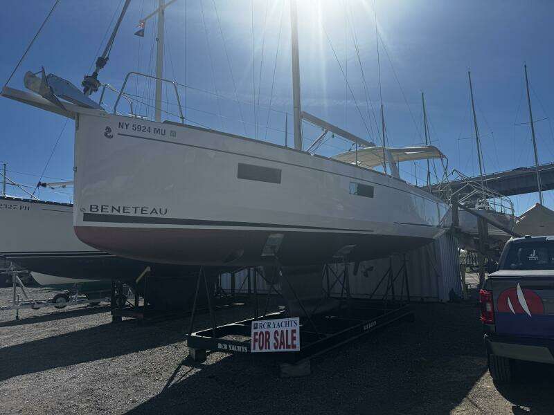 2023 Beneteau Oceanis 38.1