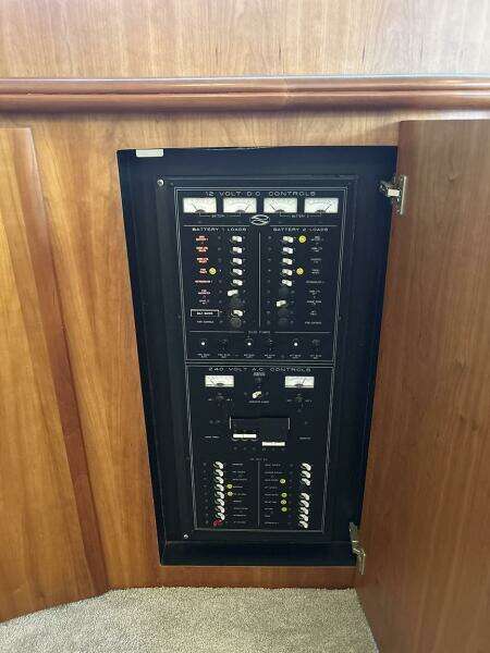 2002 Silverton 42 Convertible