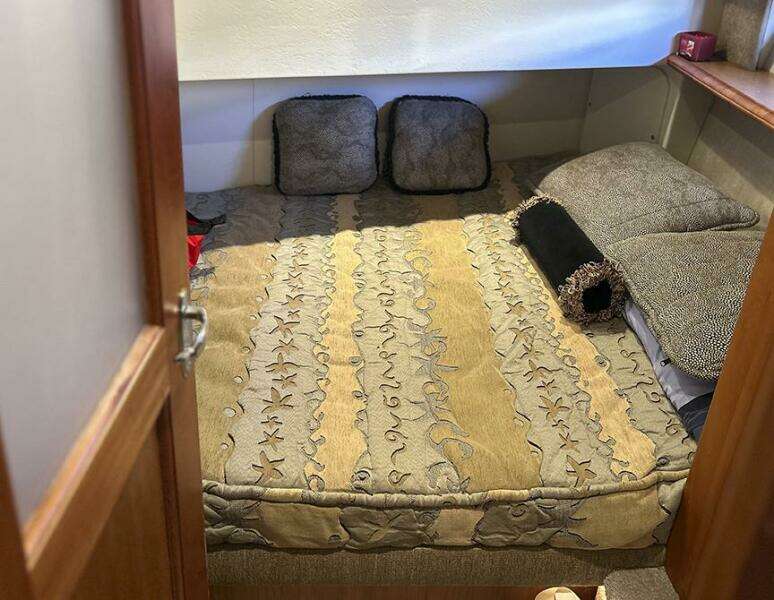 2002 Silverton 42 Convertible