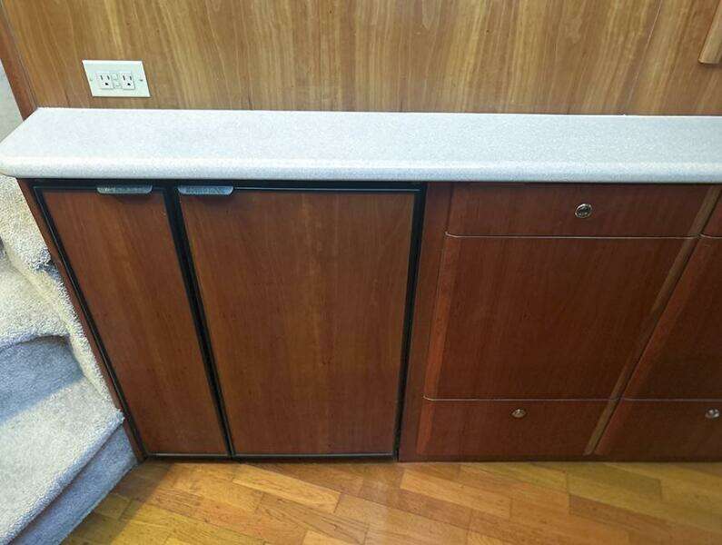 2002 Silverton 42 Convertible