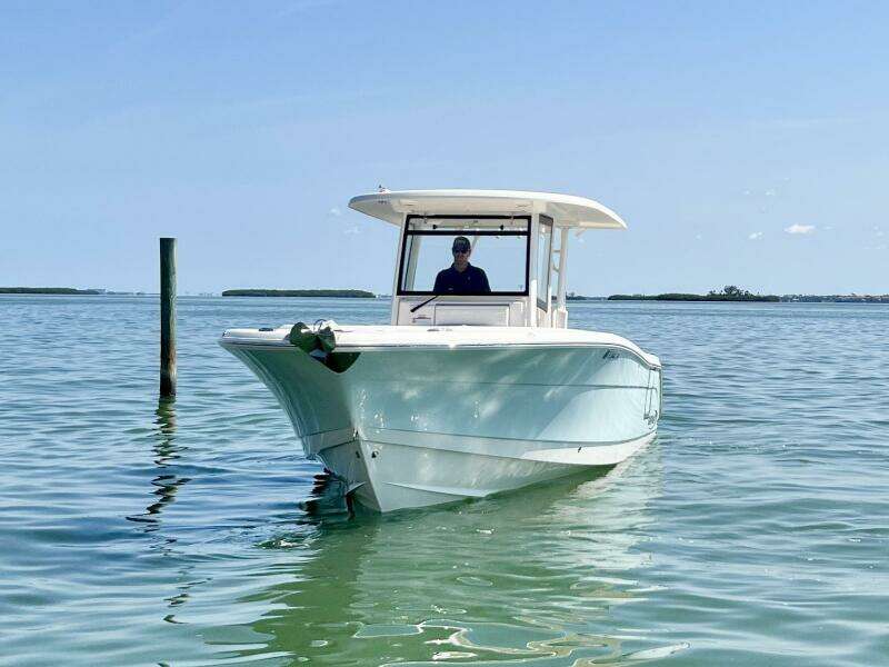 2020 Robalo R302