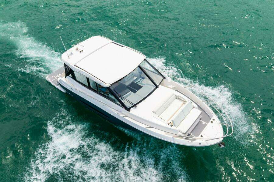 2022 Regal 36 Grande Coupe