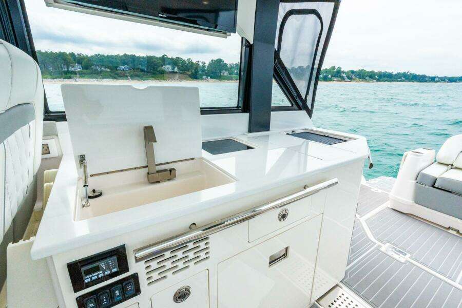 2022 Regal 36 Grande Coupe