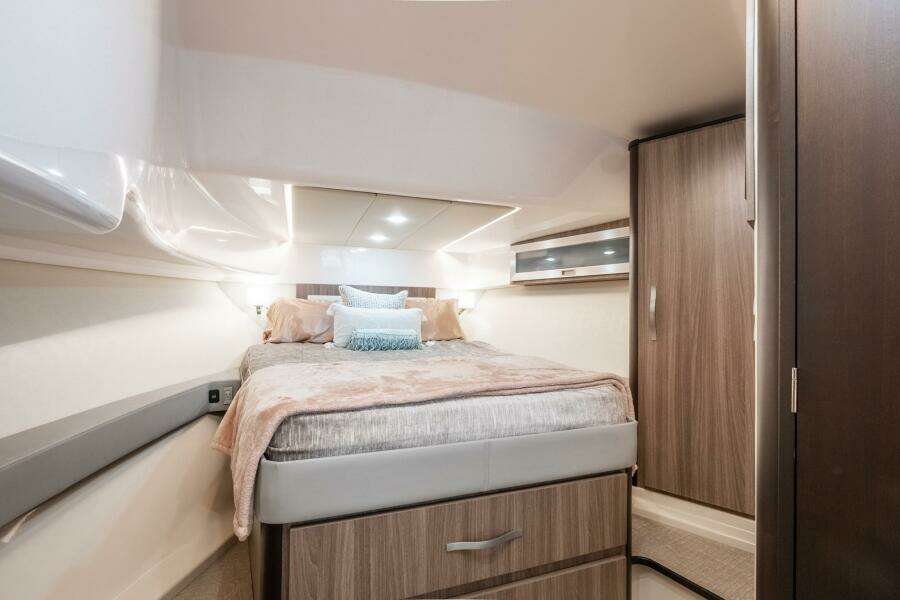 2022 Regal 36 Grande Coupe