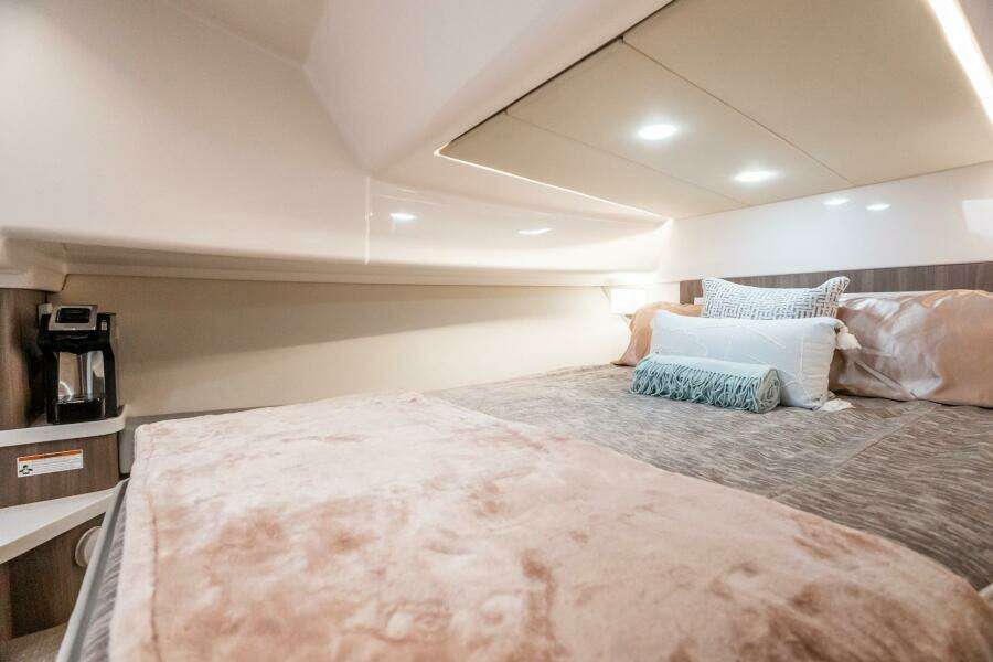 2022 Regal 36 Grande Coupe