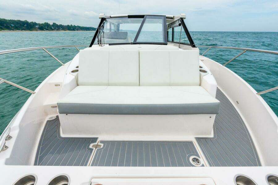 2022 Regal 36 Grande Coupe