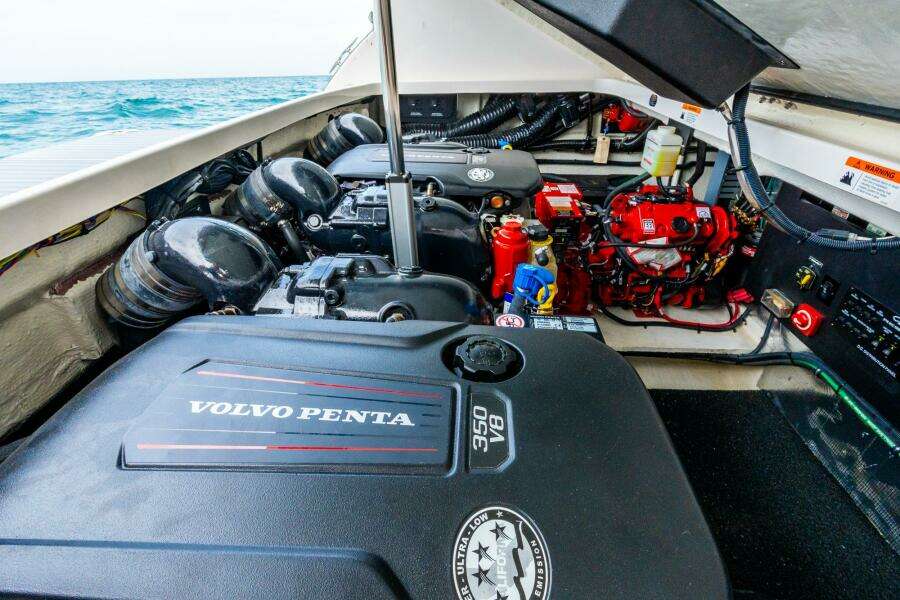 2022 Regal 36 Grande Coupe