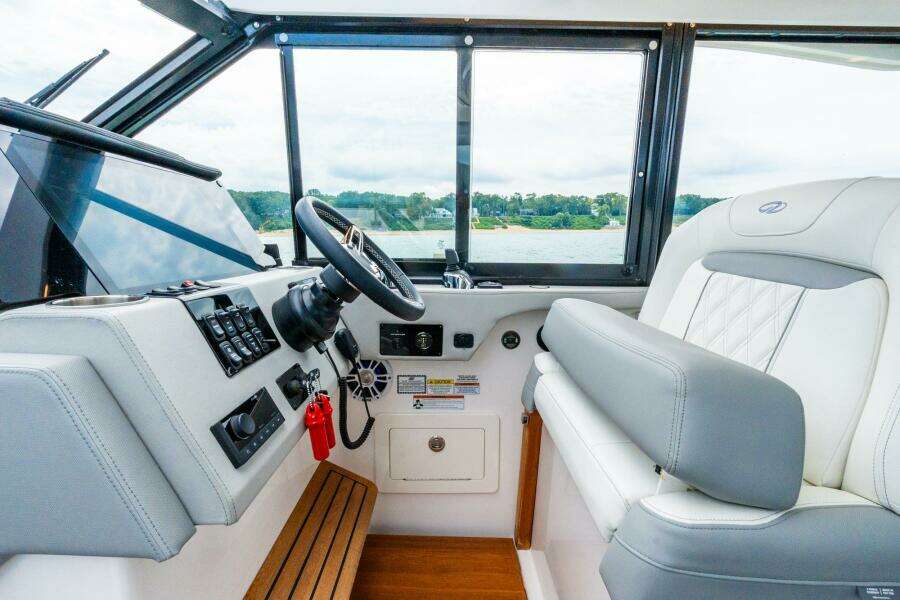 2022 Regal 36 Grande Coupe