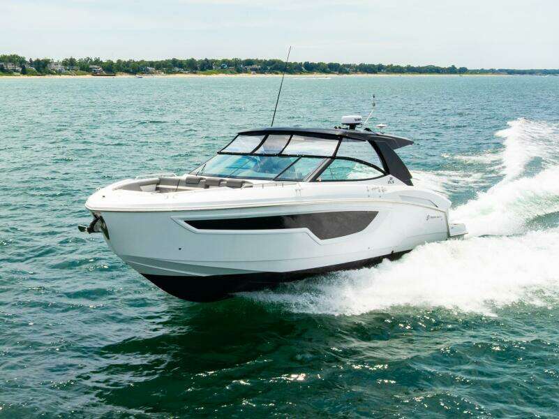 2021 Cruisers Yachts 