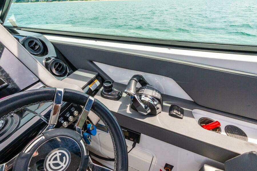 2021 Cruisers Yachts 