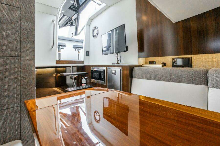 2021 Cruisers Yachts 