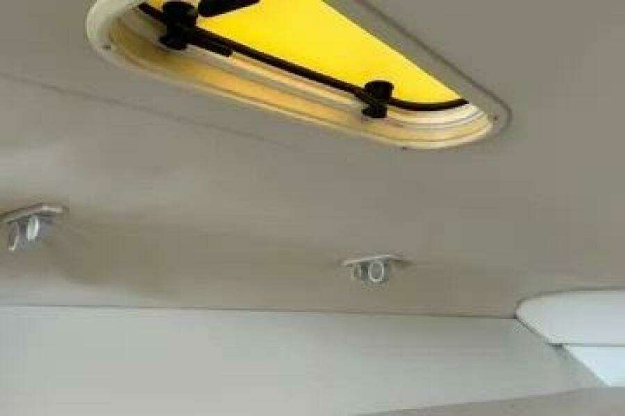 2005 Hydra-Sports 33VX