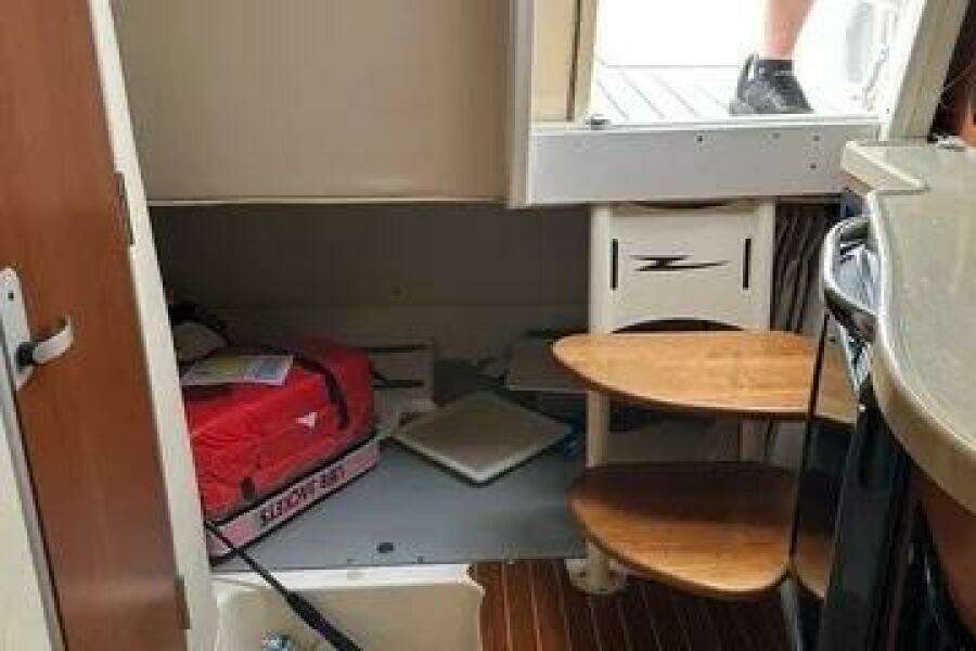 2005 Hydra-Sports 33VX