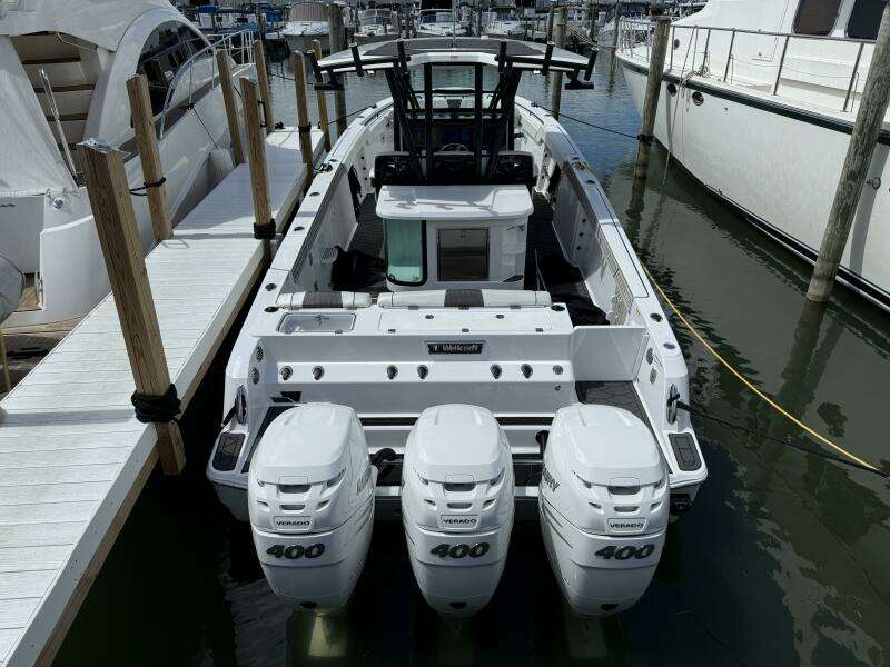 2022 Wellcraft 352 Fisherman