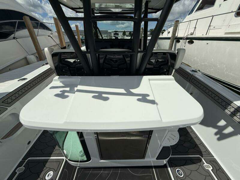 2022 Wellcraft 352 Fisherman