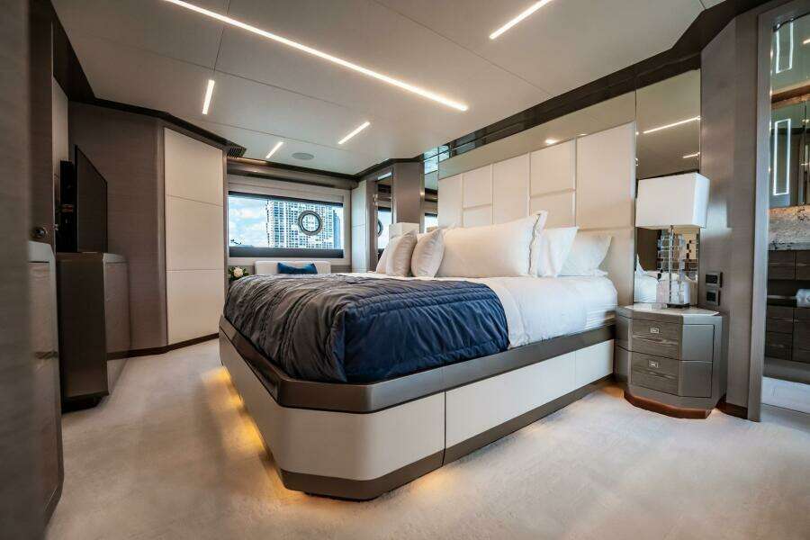 2021 Ocean Alexander 27 Explorer