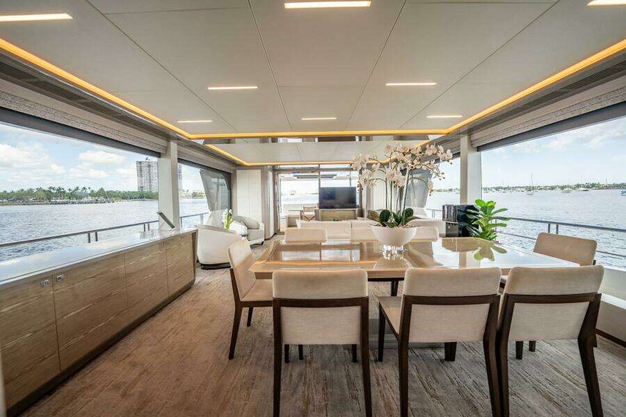 2021 Ocean Alexander 27 Explorer