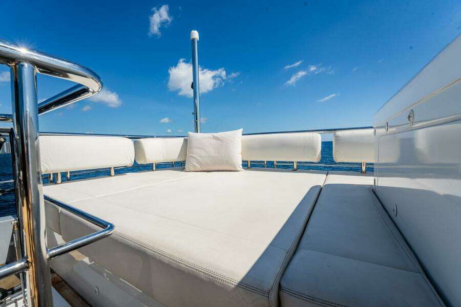 2021 Ocean Alexander 27 Explorer