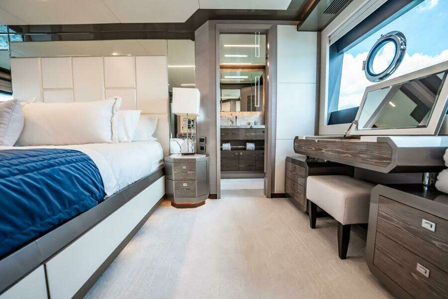 2021 Ocean Alexander 27 Explorer