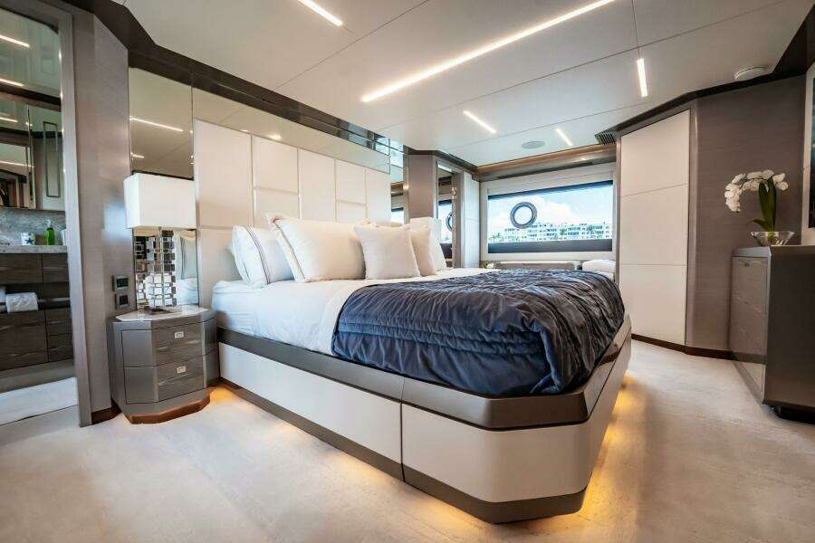 2021 Ocean Alexander 27 Explorer