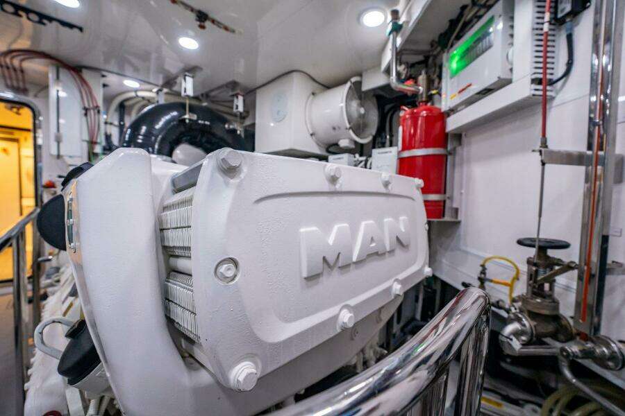 2021 Ocean Alexander 27 Explorer