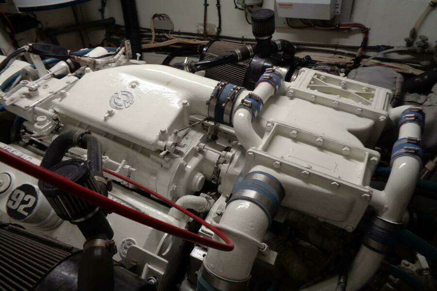 1987 Hatteras 70 Cockpit Motor Yacht