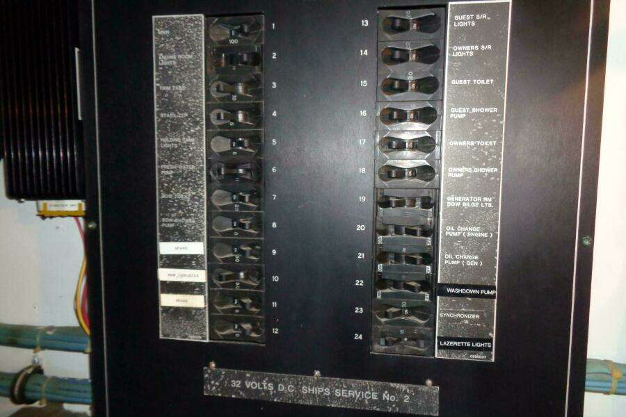 1987 Hatteras 70 Cockpit Motor Yacht