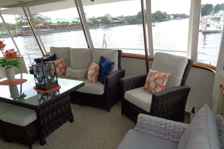 1987 Hatteras 70 Cockpit Motor Yacht