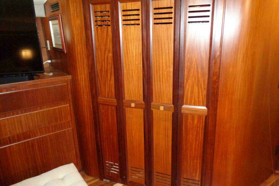 1987 Hatteras 70 Cockpit Motor Yacht